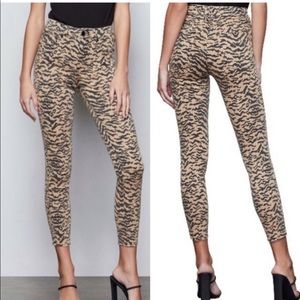 🌟NEW Good American good waist crop animal print tiger  jeans 31 12